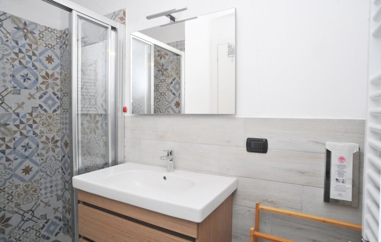 Guest House La Genesa เชอร์นอบบิโอ ภายนอก รูปภาพ