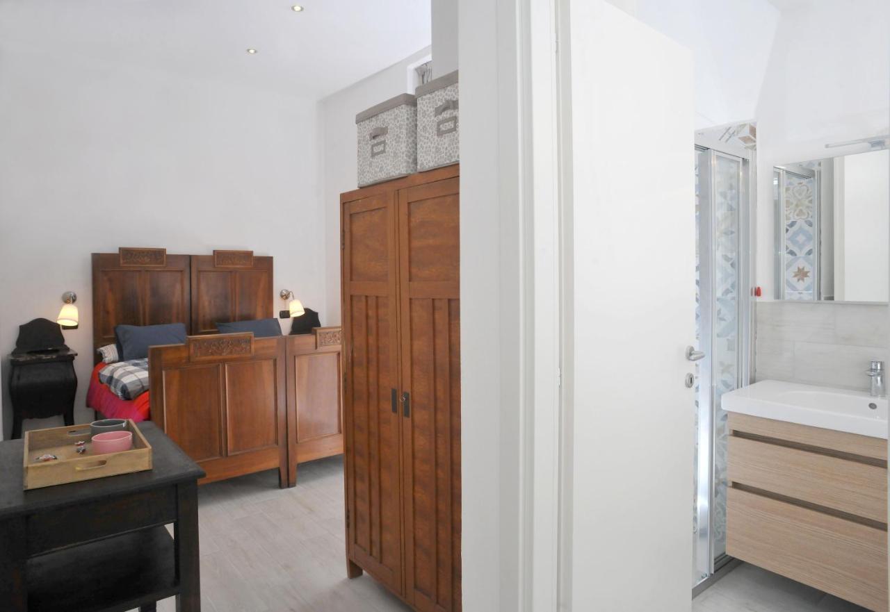 Guest House La Genesa เชอร์นอบบิโอ ภายนอก รูปภาพ